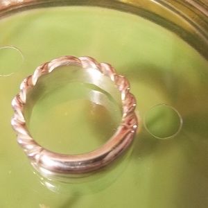 James Avery Jewelry - James Avery retired heavy signate ring James Avery Jewelry - James Avery retired heavy signate ring